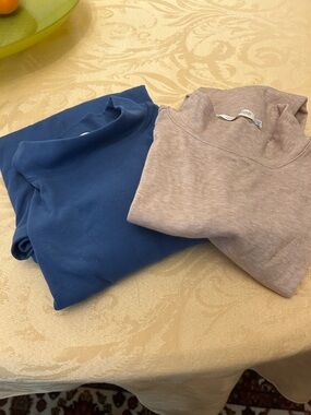 TWO Women’s Short Sleeve mock neck Top - Blue & Light Tan